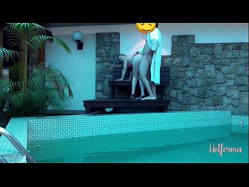 ❤️ Bòs envite sèvant nan pisin lan, men li pa t 'kapab reziste yon cho ❤️❌ Porno nan ht.sexarxiv.ru ❌️